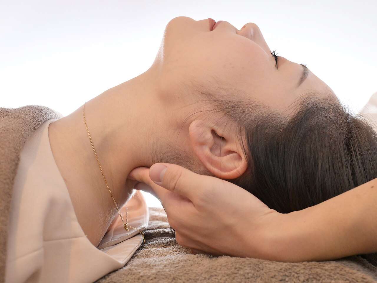 美容鍼は本当に効果ある 初めての方へ